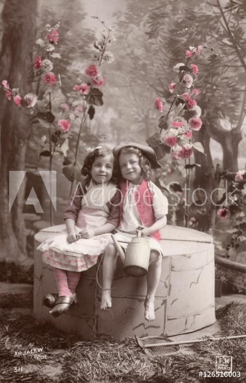 Image de French antique vintage postcard little girl
